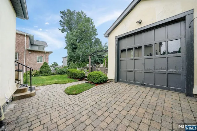 $929,000 | 18 Lincoln Avenue, Cliffside Park, NJ 07010