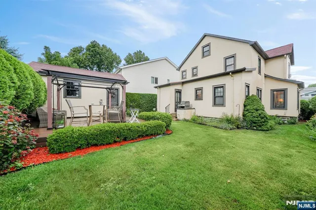 $929,000 | 18 Lincoln Avenue, Cliffside Park, NJ 07010