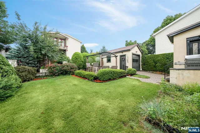 $929,000 | 18 Lincoln Avenue, Cliffside Park, NJ 07010