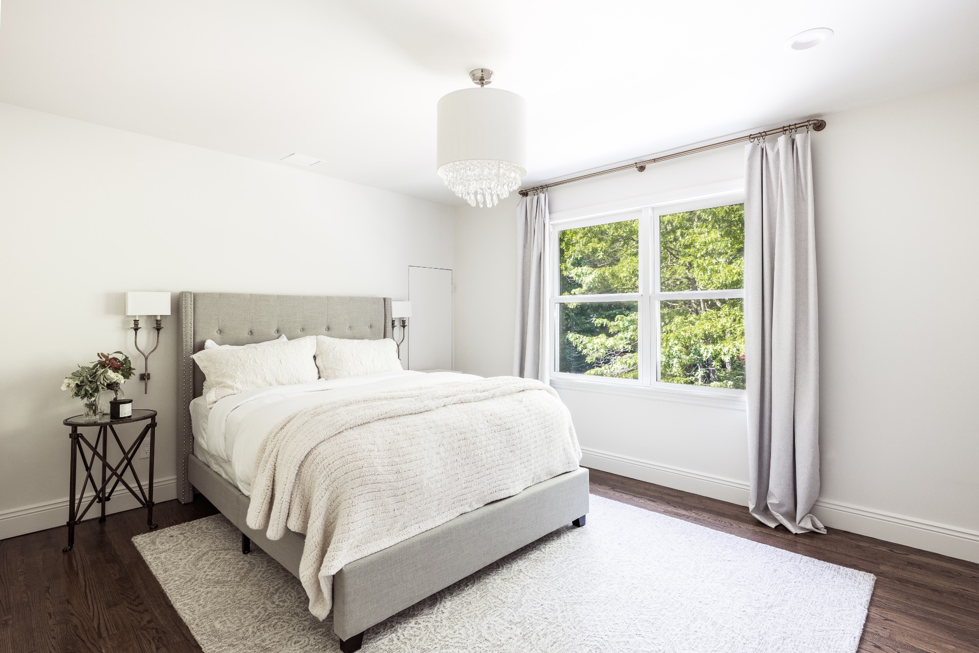222 2 Holes Water Road East Hampton, NY 11937 - Photo 25 of 32 a bedroom with a bed and a window