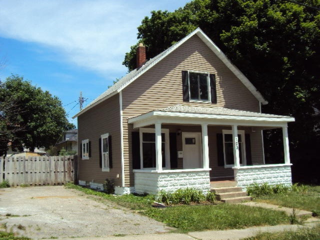 120 Roe Street Buchanan, MI 49107 - Photo 3 of 15 DSC08643
