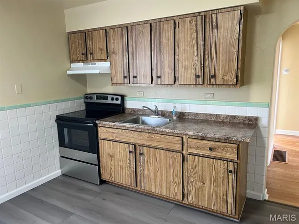 $1,395 | 2820 Ashby Road, St. Louis, MO 63114