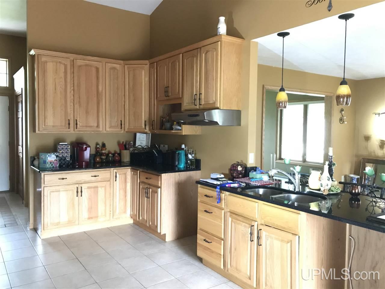 7775 Tipperary Road Gladstone, MI 49837 - Photo 6 of 23