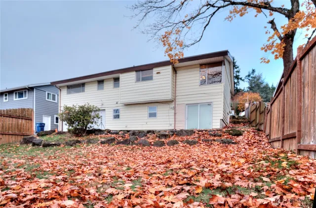 $3,500 | 6605 South 127th Place, Seattle, WA 98178
