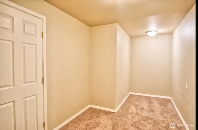 $3,500 | 6605 South 127th Place, Seattle, WA 98178