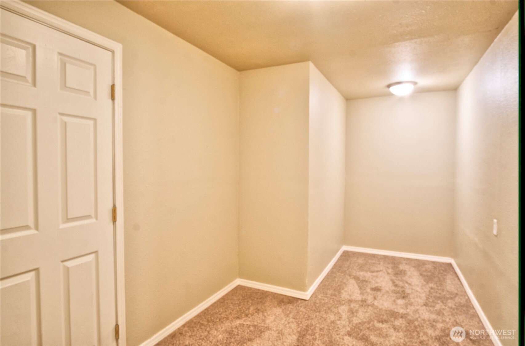 6605 South 127th Place Seattle, WA 98178 - Photo 25 of 28 a view of bathroom