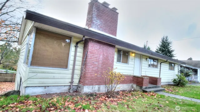 $3,500 | 6605 South 127th Place, Seattle, WA 98178