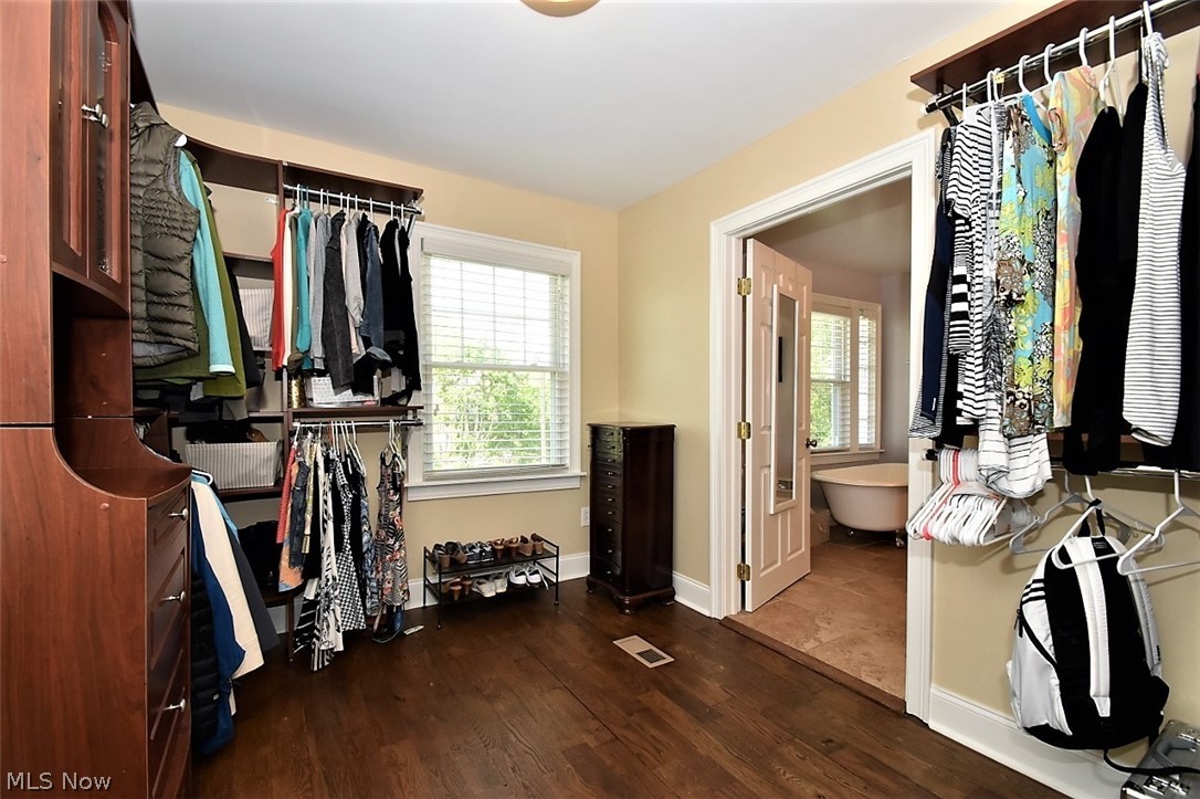 3309 Stockholm Road Cleveland, OH 44120 - Photo 21 of 35 Amazing Master Bedroom walk in closet