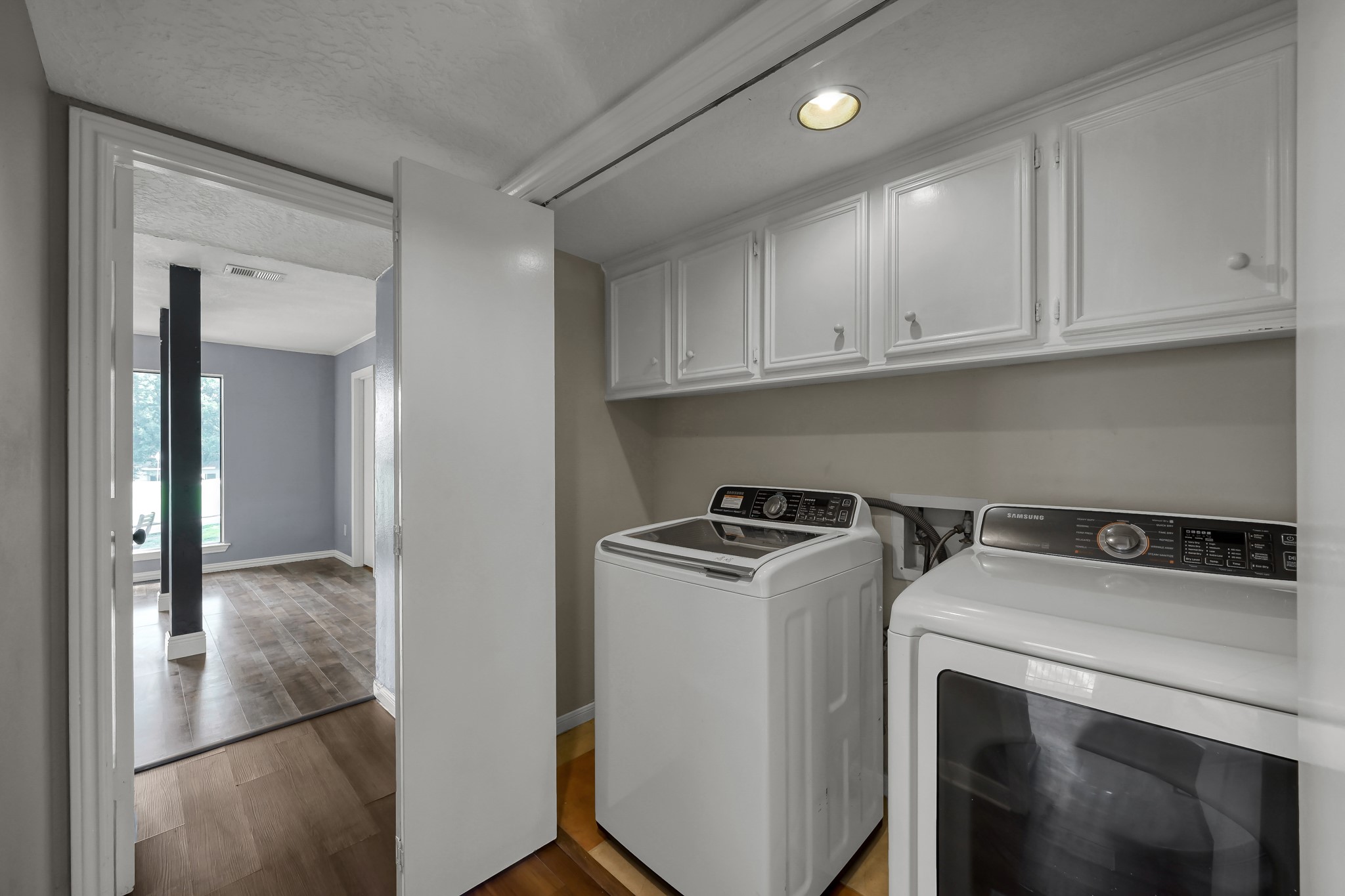 4 Waters Edge Street Conroe, TX 77356 - Photo 5 of 19