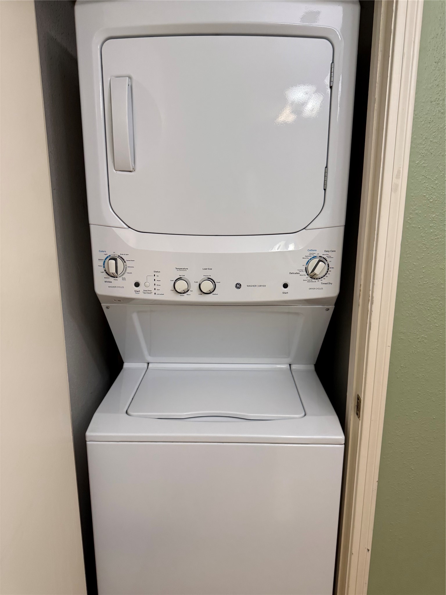 2121 Hepburn Street, Unit 1102 Houston, TX 77054 - Photo 23 of 26 a utility room with dryer and washer