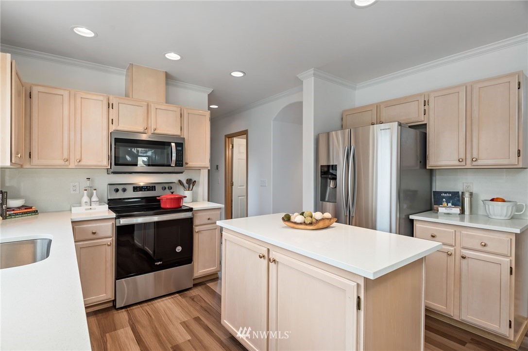 950 Anacortes Avenue Northeast Renton, WA 98059 - Photo 12 of 29