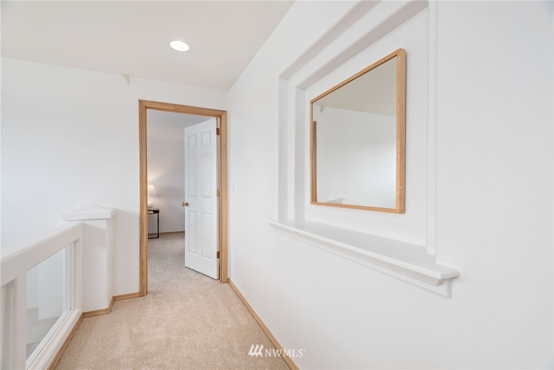 950 Anacortes Avenue Northeast Renton, WA 98059 - Photo 17 of 29