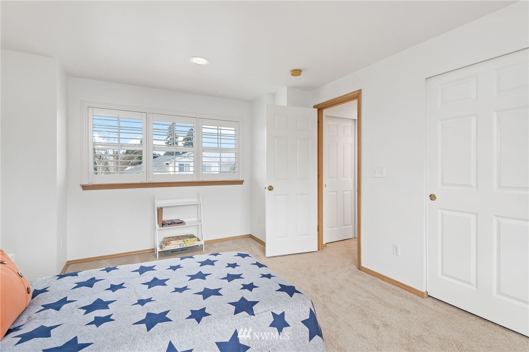 950 Anacortes Avenue Northeast Renton, WA 98059 - Photo 23 of 29