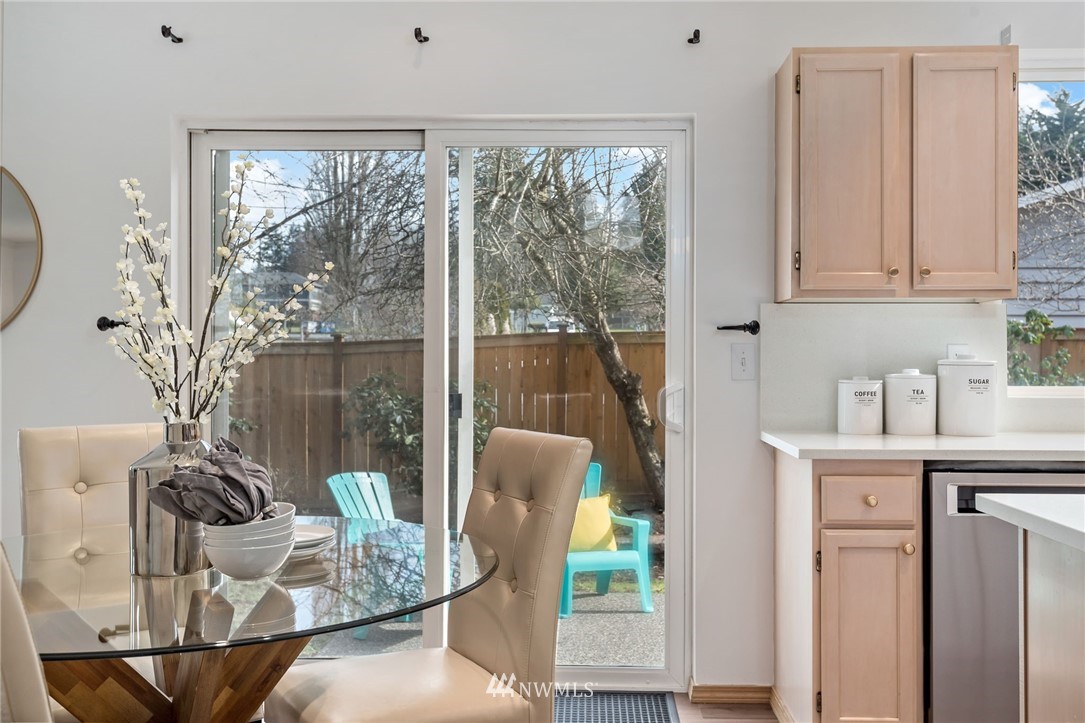 950 Anacortes Avenue Northeast Renton, WA 98059 - Photo 9 of 29