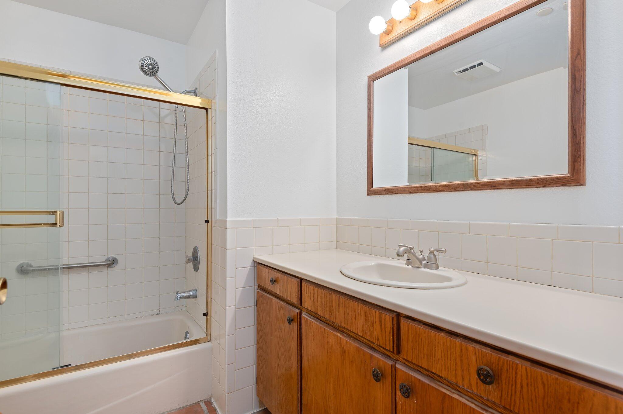 1092 Toro Canyon Road Santa Barbara, CA 93108 - Photo 17 of 22 Hall Bath