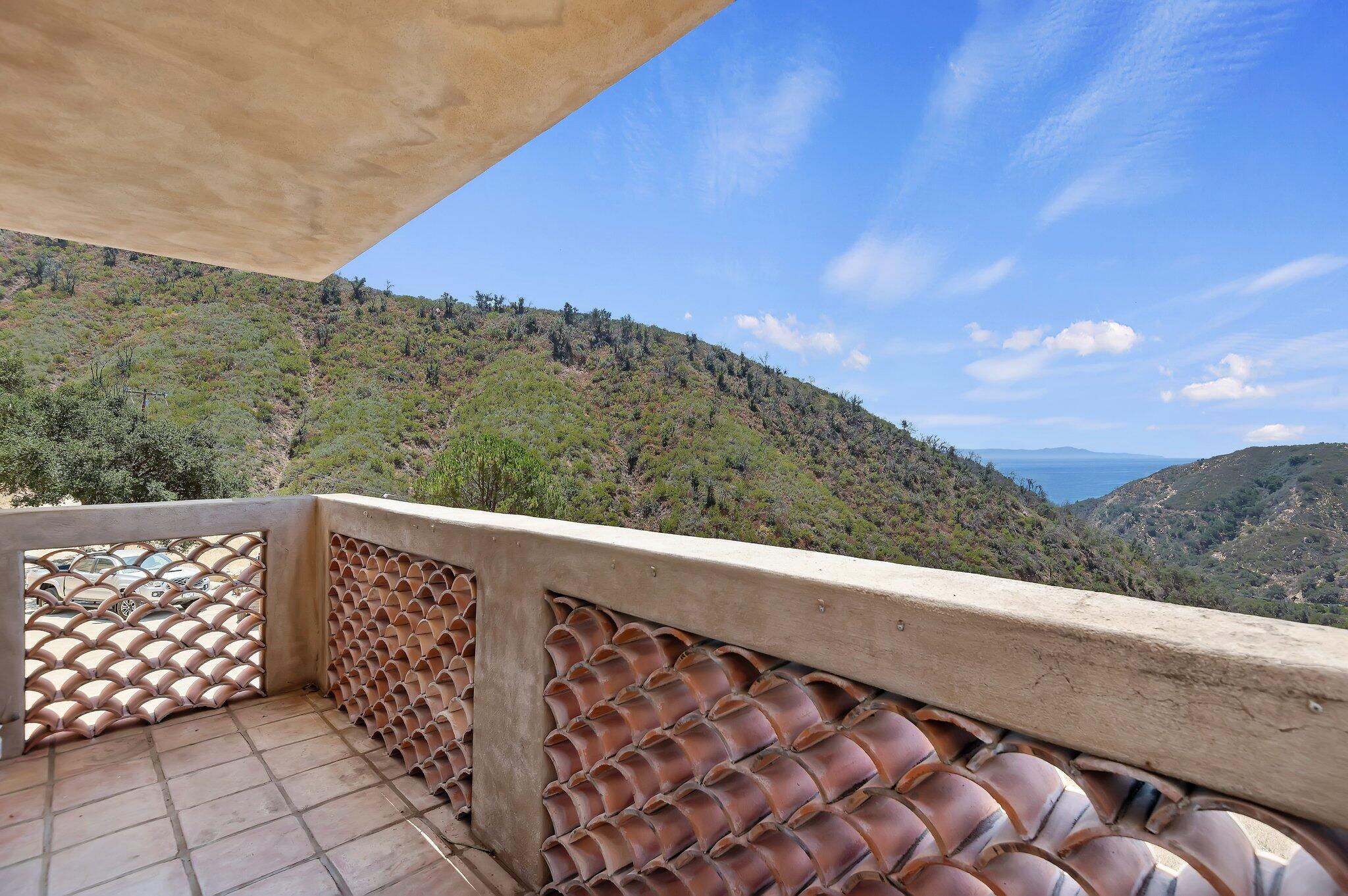 1092 Toro Canyon Road Santa Barbara, CA 93108 - Photo 8 of 22 Front Deck