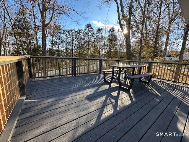 15 Oakwood Road East Lyme, CT 06357 - Photo 4 of 26