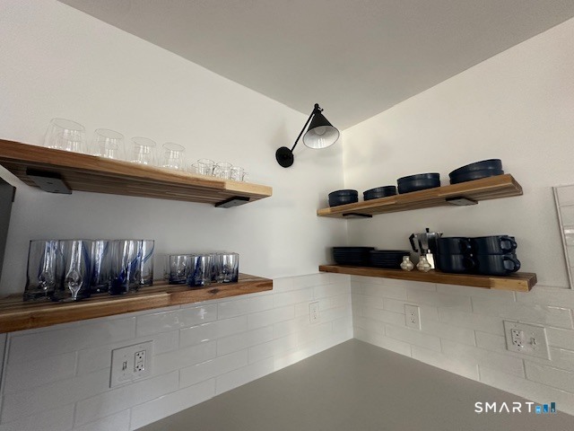 15 Oakwood Road East Lyme, CT 06357 - Photo 8 of 26