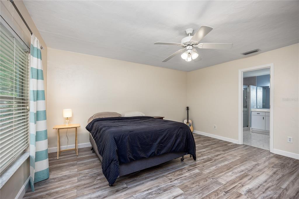 5829 Southwest 86th Street Gainesville, FL 32608 - Photo 17 of 57 Primary
