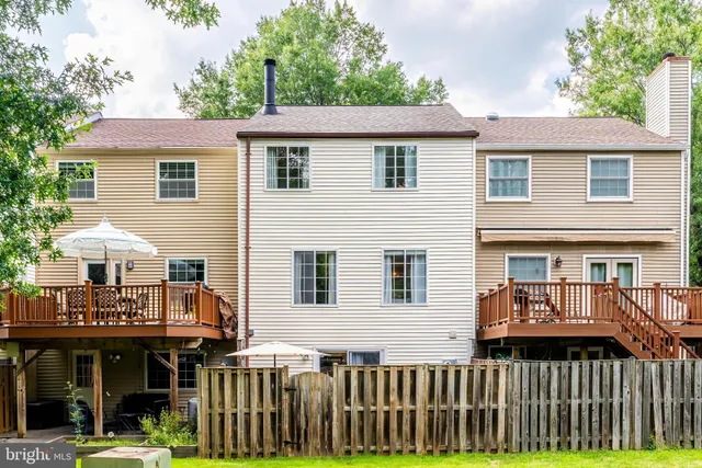 $3,600 | 2903 Bridgehampton Court, Falls Church, VA 22042