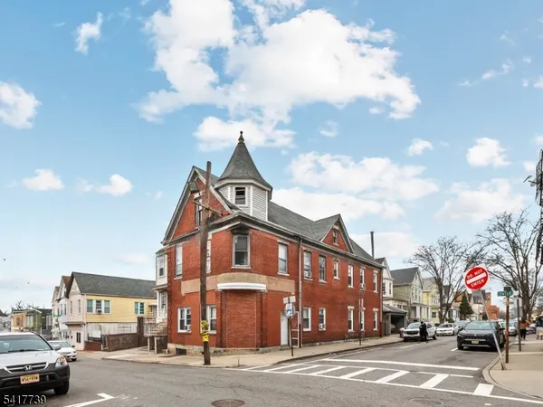 $799,000 | 94 Center Street, Clifton, NJ 07011