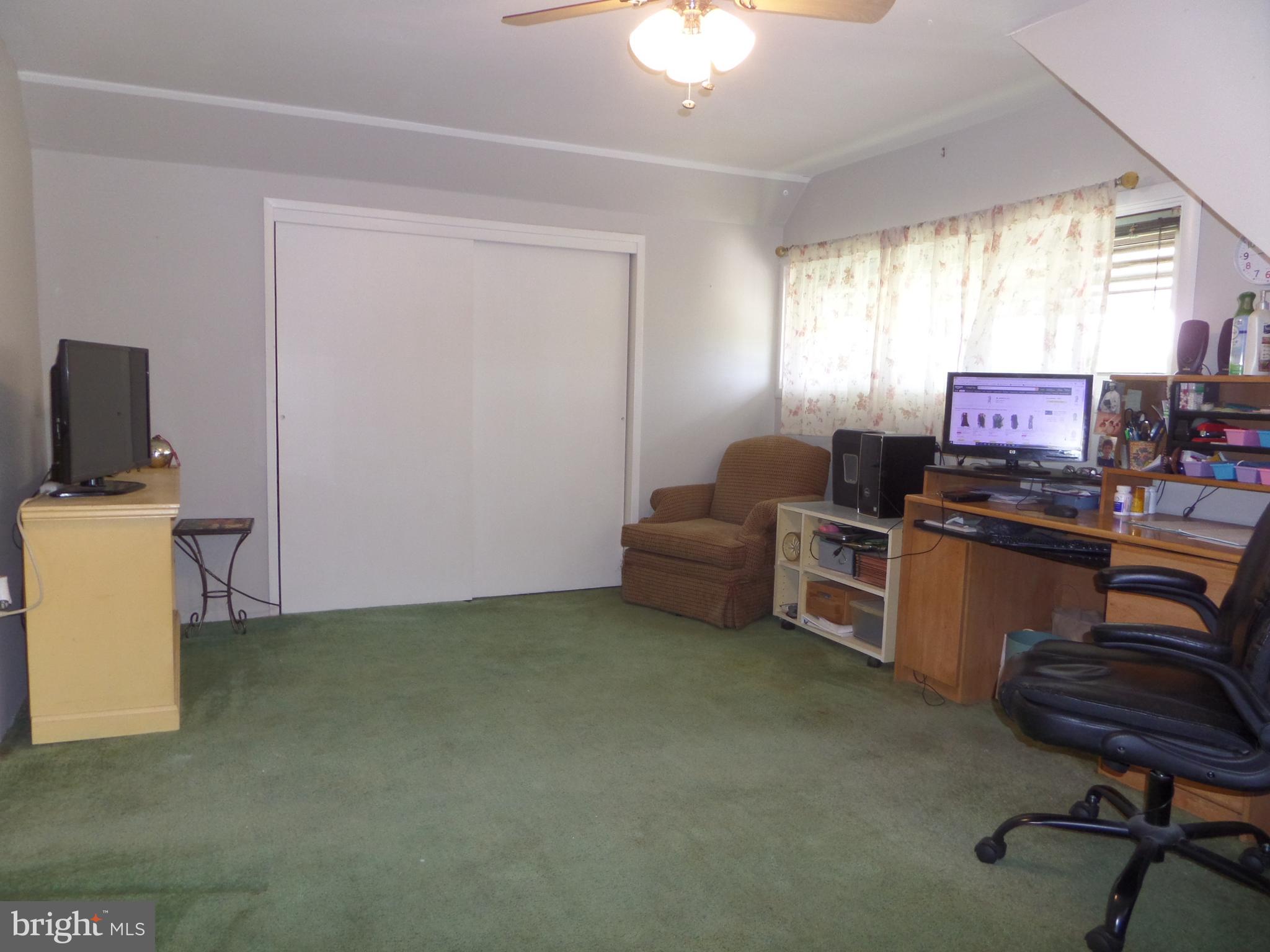 14 Inland Road Levittown, PA 19057 - Photo 20 of 33 LARGE Upstairs bedroom #1 (16x12 dormered space)