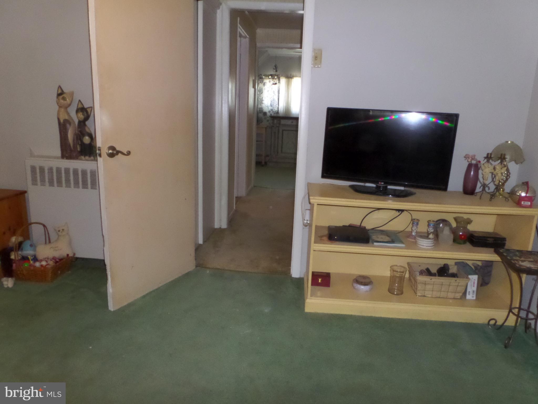 14 Inland Road Levittown, PA 19057 - Photo 23 of 33 LARGE Upstairs bedroom #1 (16x12 dormered space)