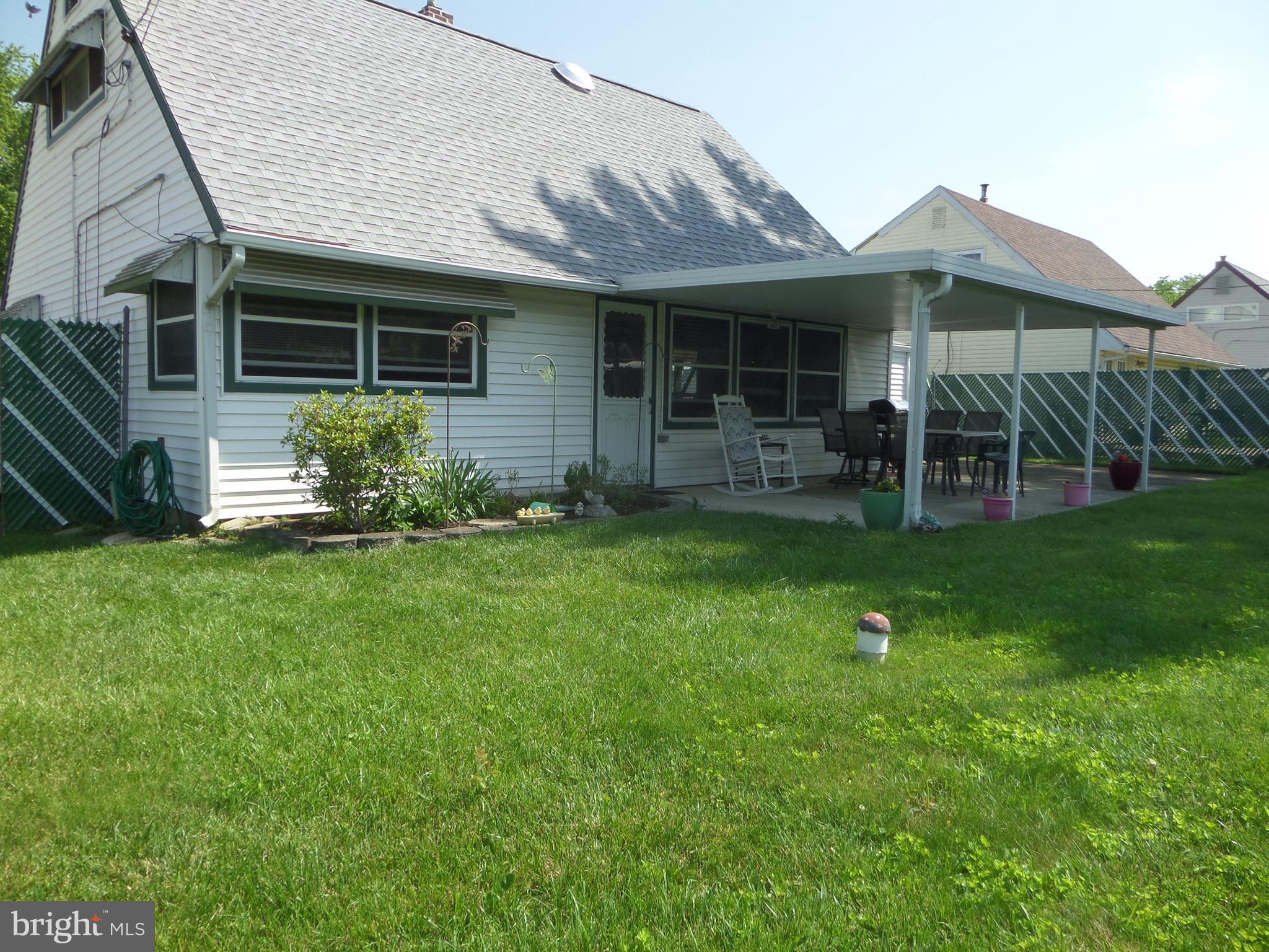 14 Inland Road Levittown, PA 19057 - Photo 28 of 33 Enjoy your private yard from covered porch (20x12)