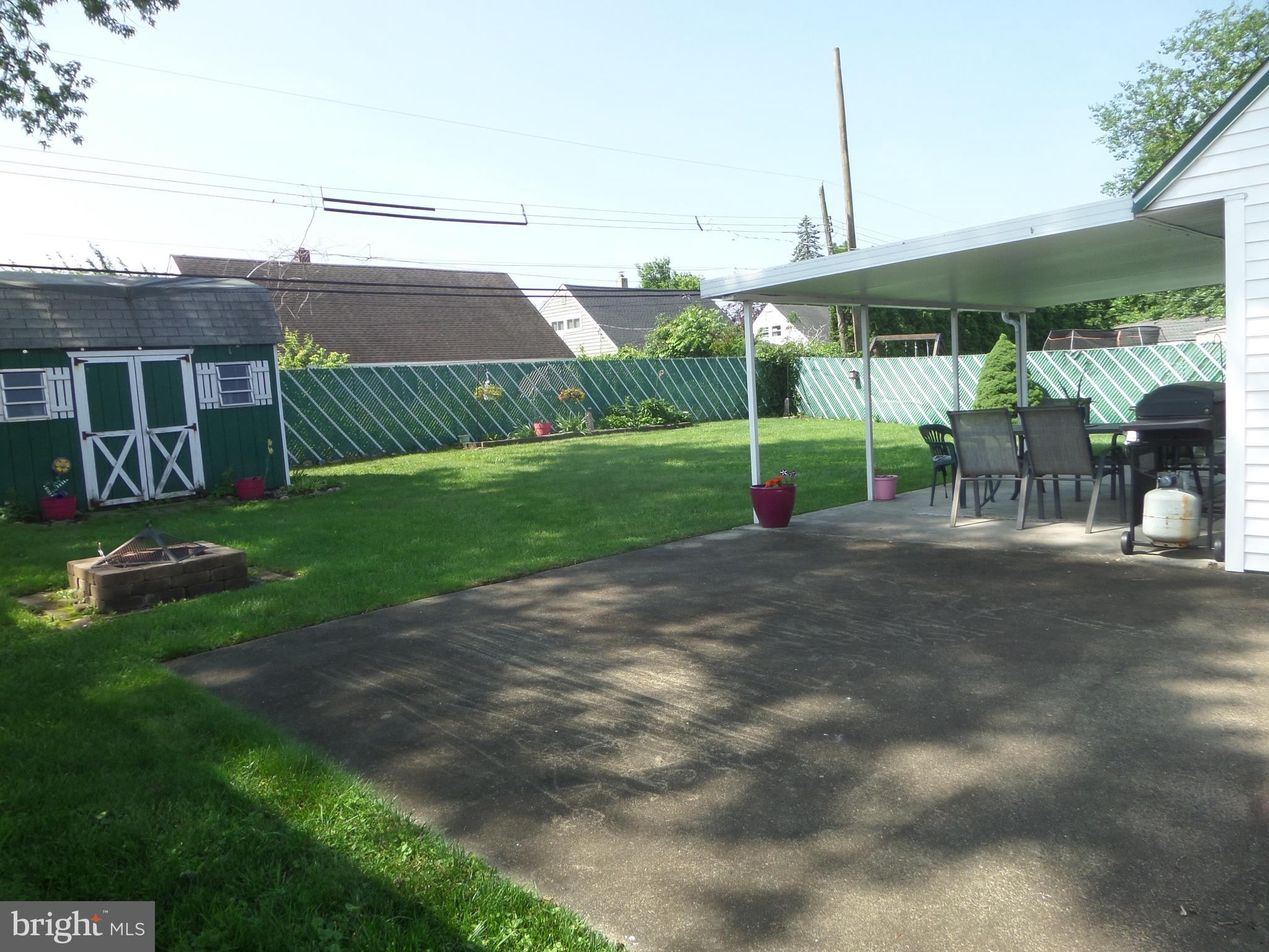 14 Inland Road Levittown, PA 19057 - Photo 5 of 33 HUGE yard 18x15 PATIO PLUS 20x12 covered PORCH!!!