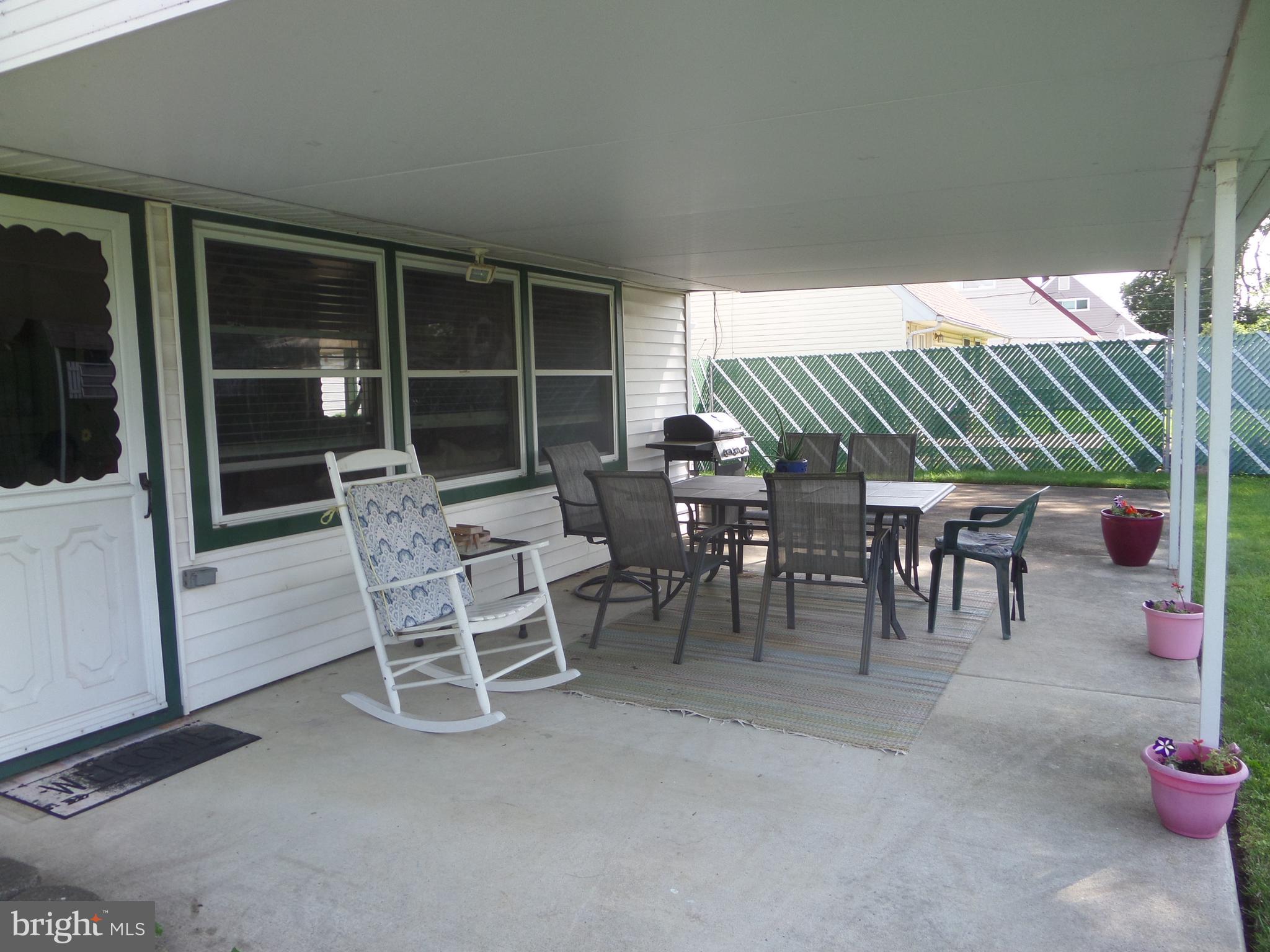 14 Inland Road Levittown, PA 19057 - Photo 6 of 33 Direct access off Livingroom = more SPACE to ENJOY