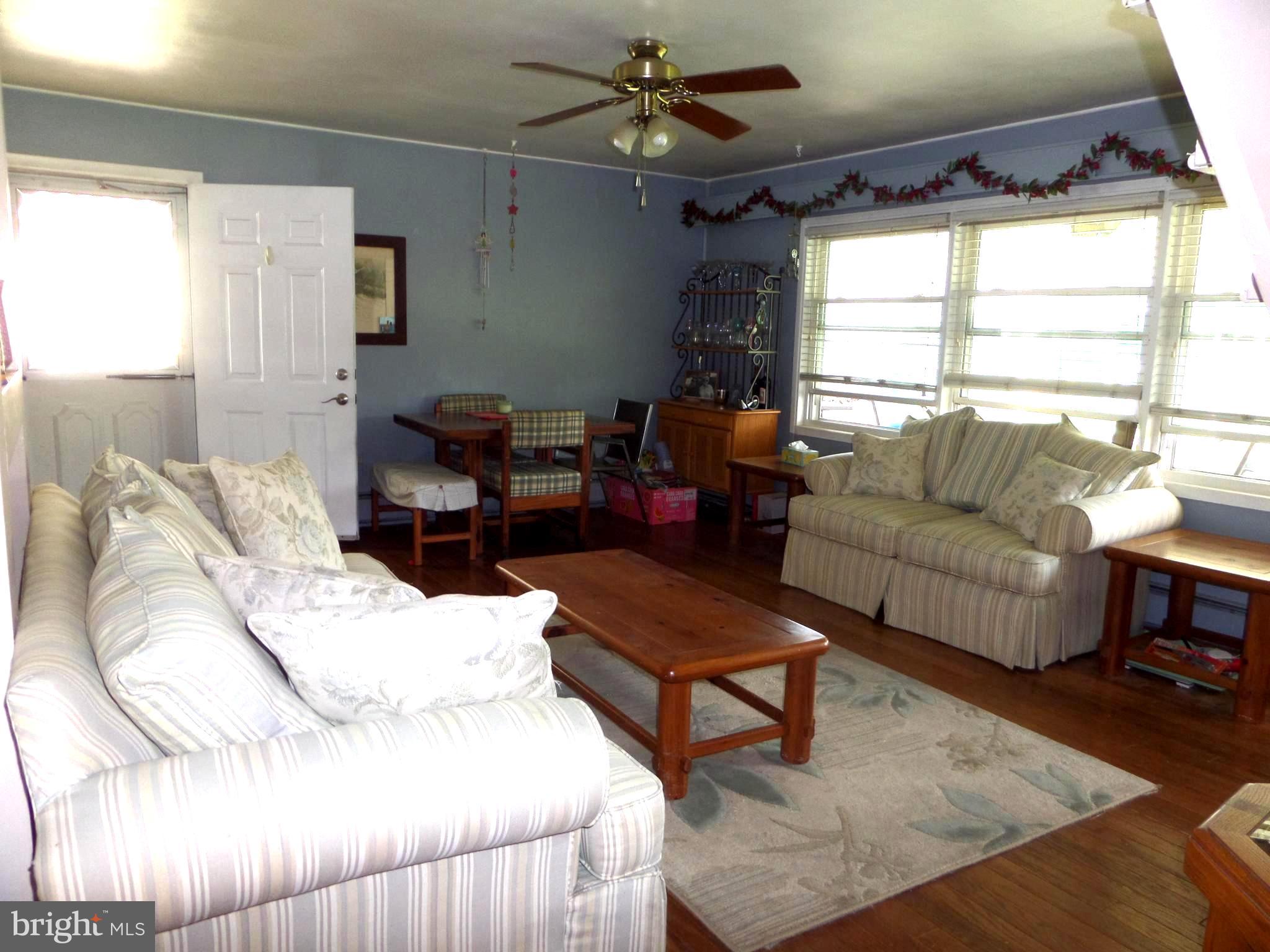 14 Inland Road Levittown, PA 19057 - Photo 8 of 33 The Wall of Windows again! recessed lighting too!!