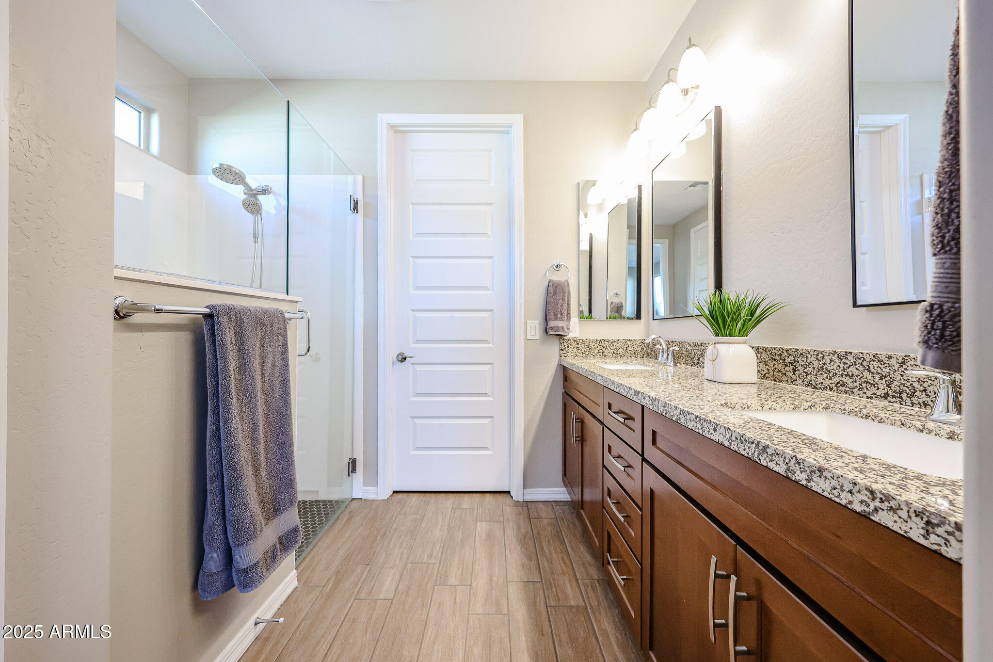 18062 West Amber Ridge Way Goodyear, AZ 85338 - Photo 21 of 68 Primary Bathroom