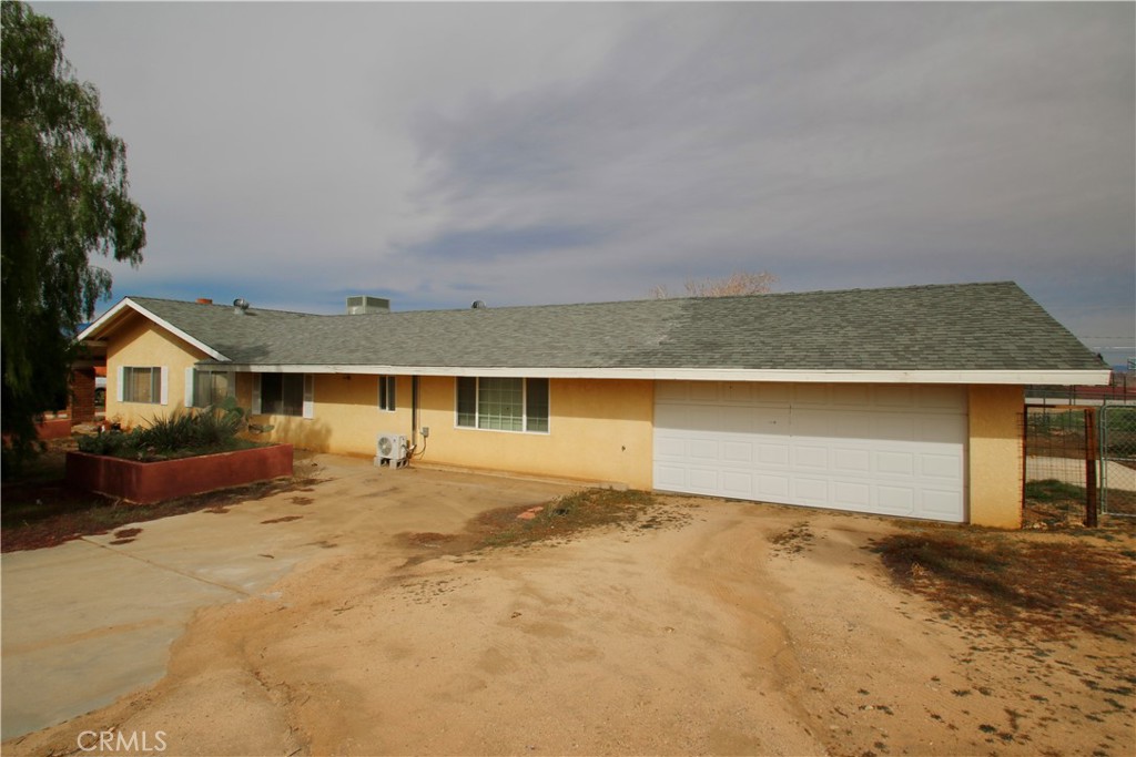 8747 Balsa Avenue Yucca Valley, CA 92284 - Photo 4 of 42