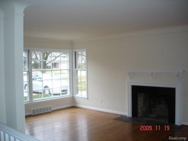 2325 West Maple Road Birmingham, MI 48009 - Photo 3 of 16 LR WITH FIREPLACE
