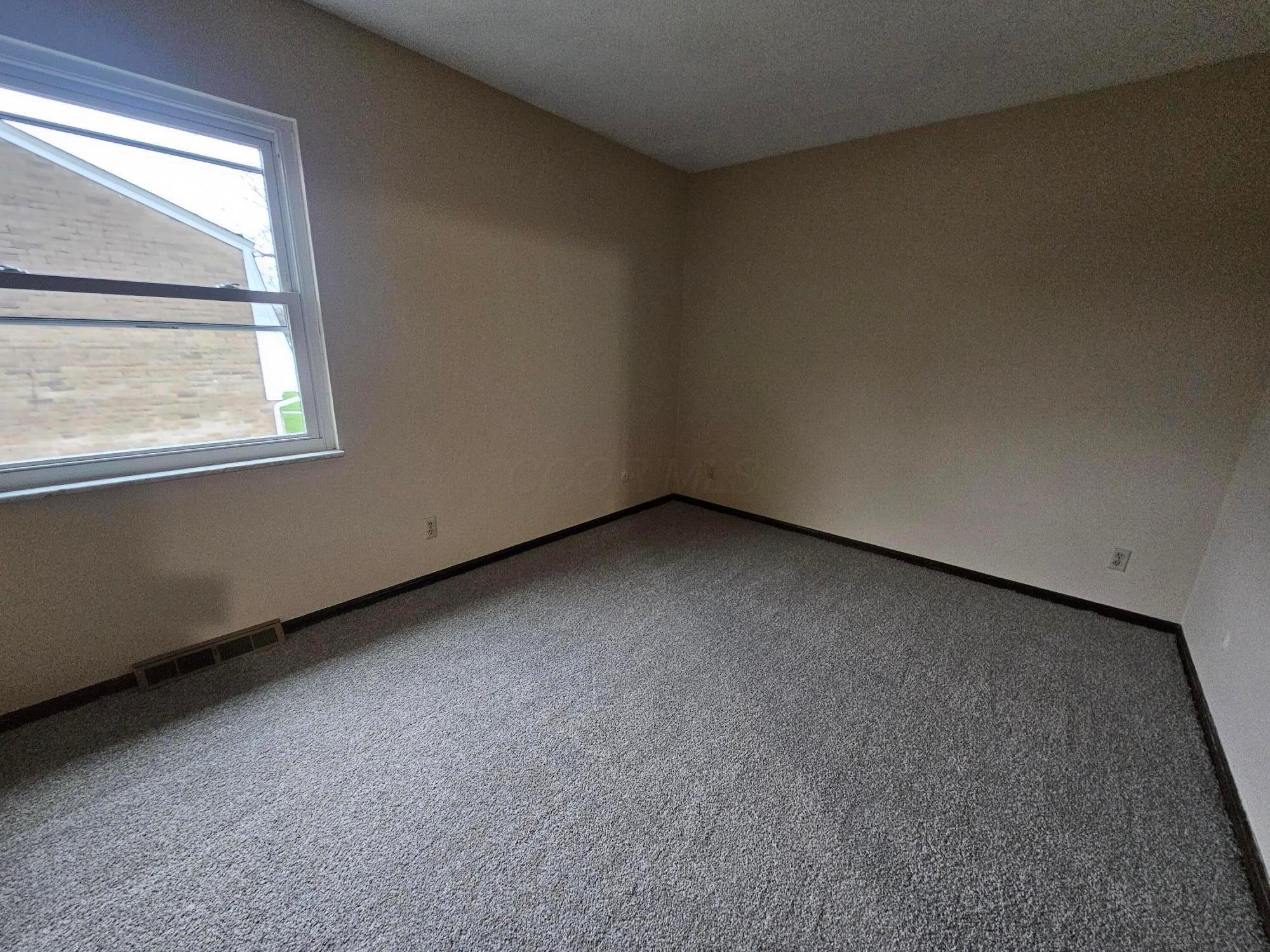 5013 Godown Road, Unit A Columbus, OH 43220 - Photo 12 of 26 20241209_112837