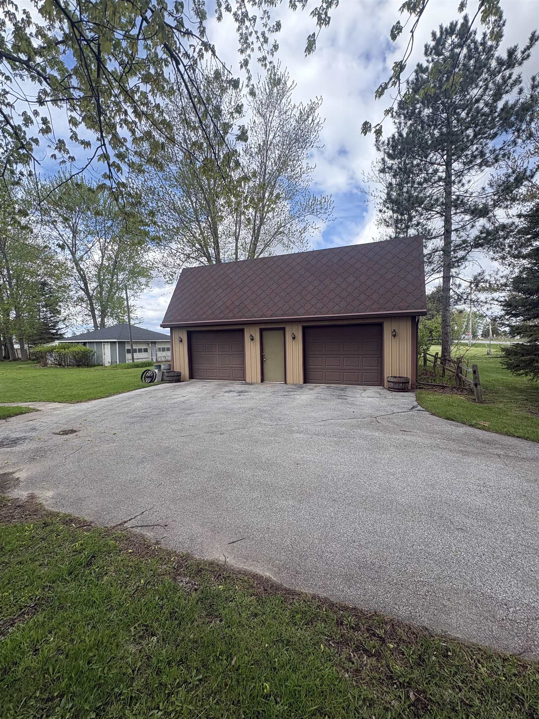 1891 West Moore Road Saginaw, MI 48601 - Photo 19 of 22