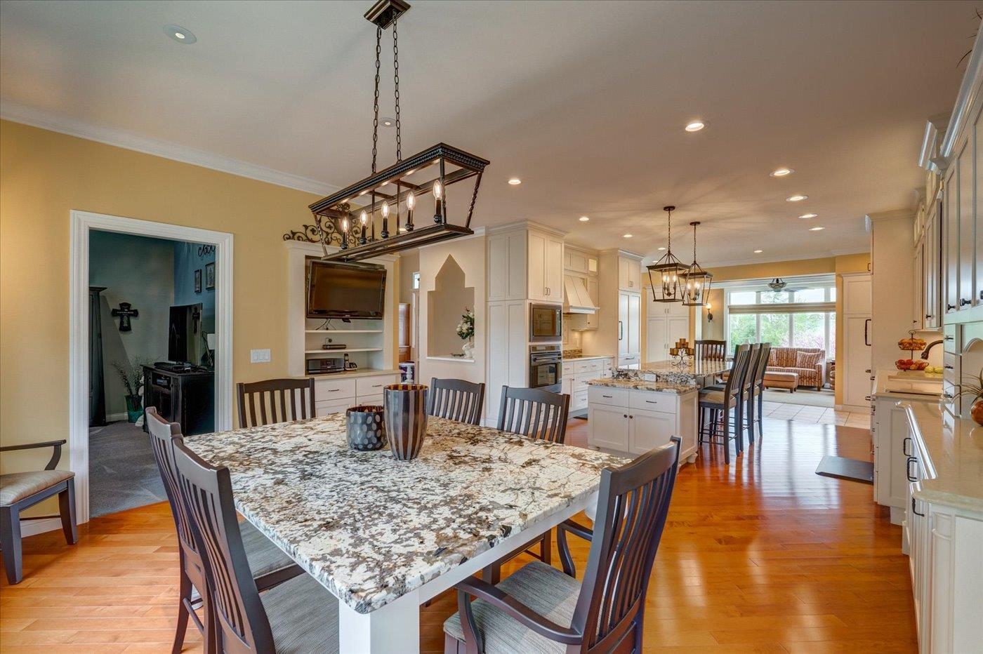 5571 Surrey Lane Waunakee, WI 53597 - Photo 15 of 90