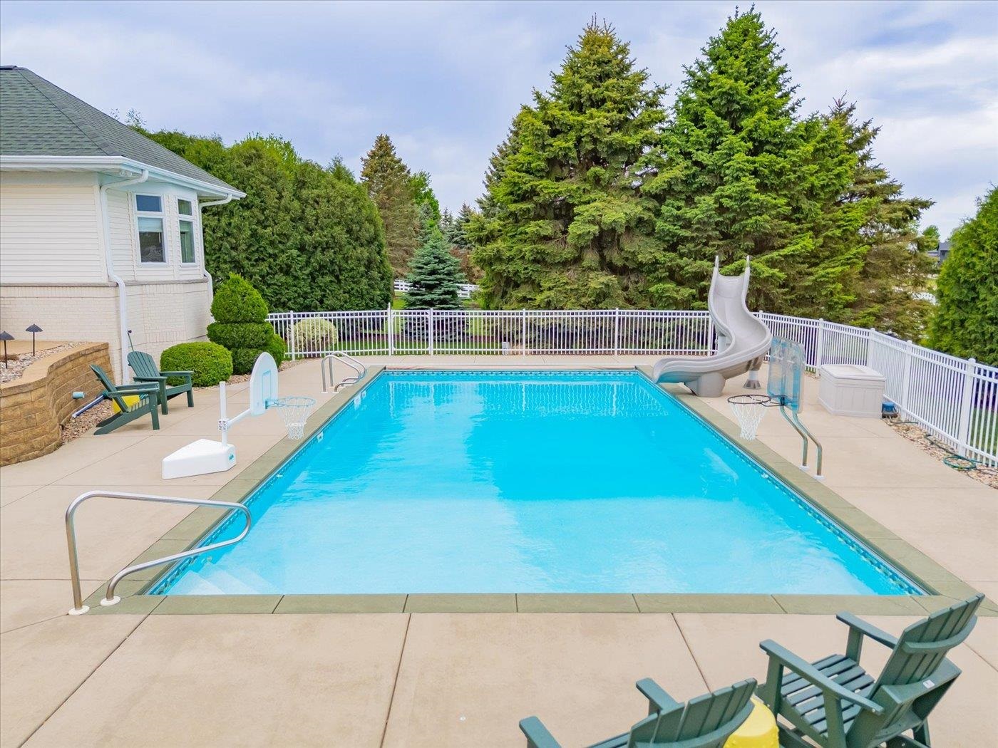 5571 Surrey Lane Waunakee, WI 53597 - Photo 68 of 90