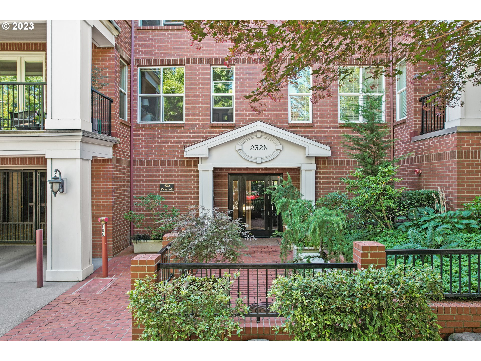 2328 Northwest Glisan St Unit 11  