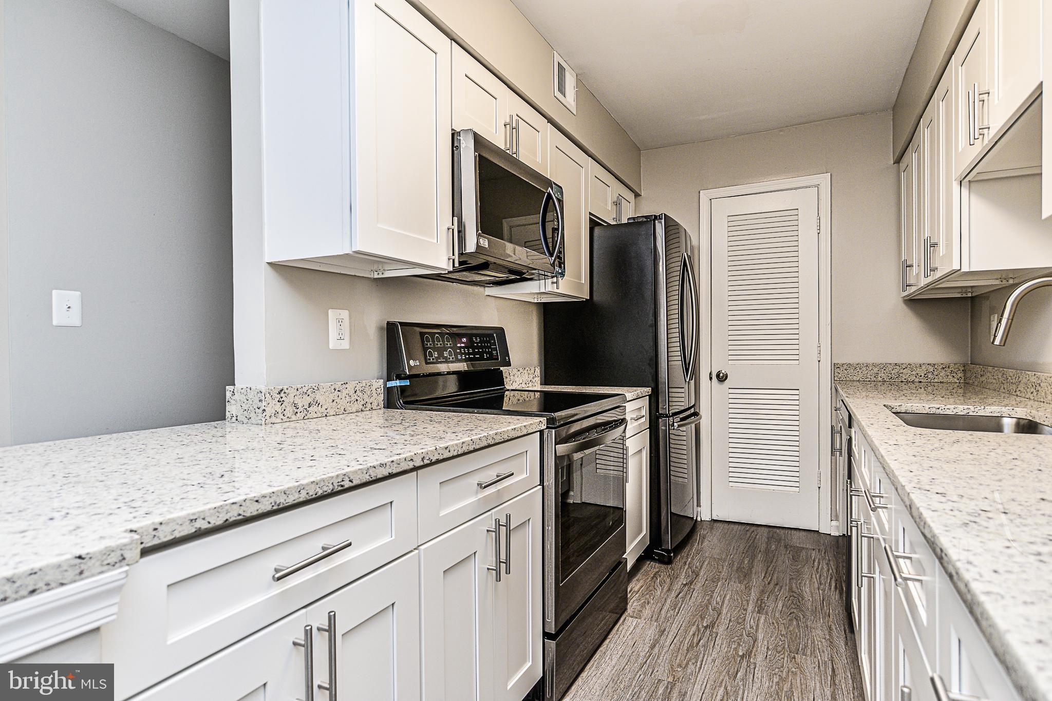 5905 Bayshire Road, Unit 178 Springfield, VA 22152 - Photo 12 of 33 View of dark stainless appliances