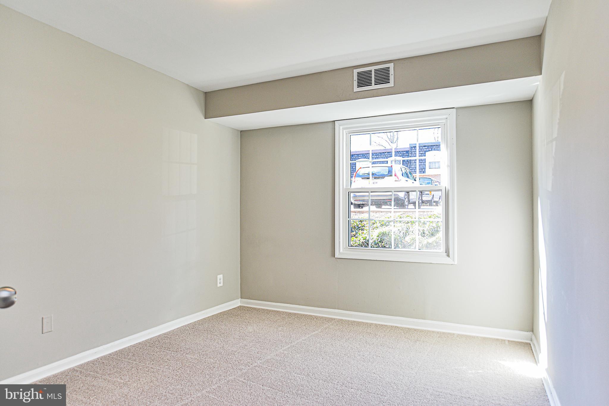5905 Bayshire Road, Unit 178 Springfield, VA 22152 - Photo 21 of 33 Second bedroom