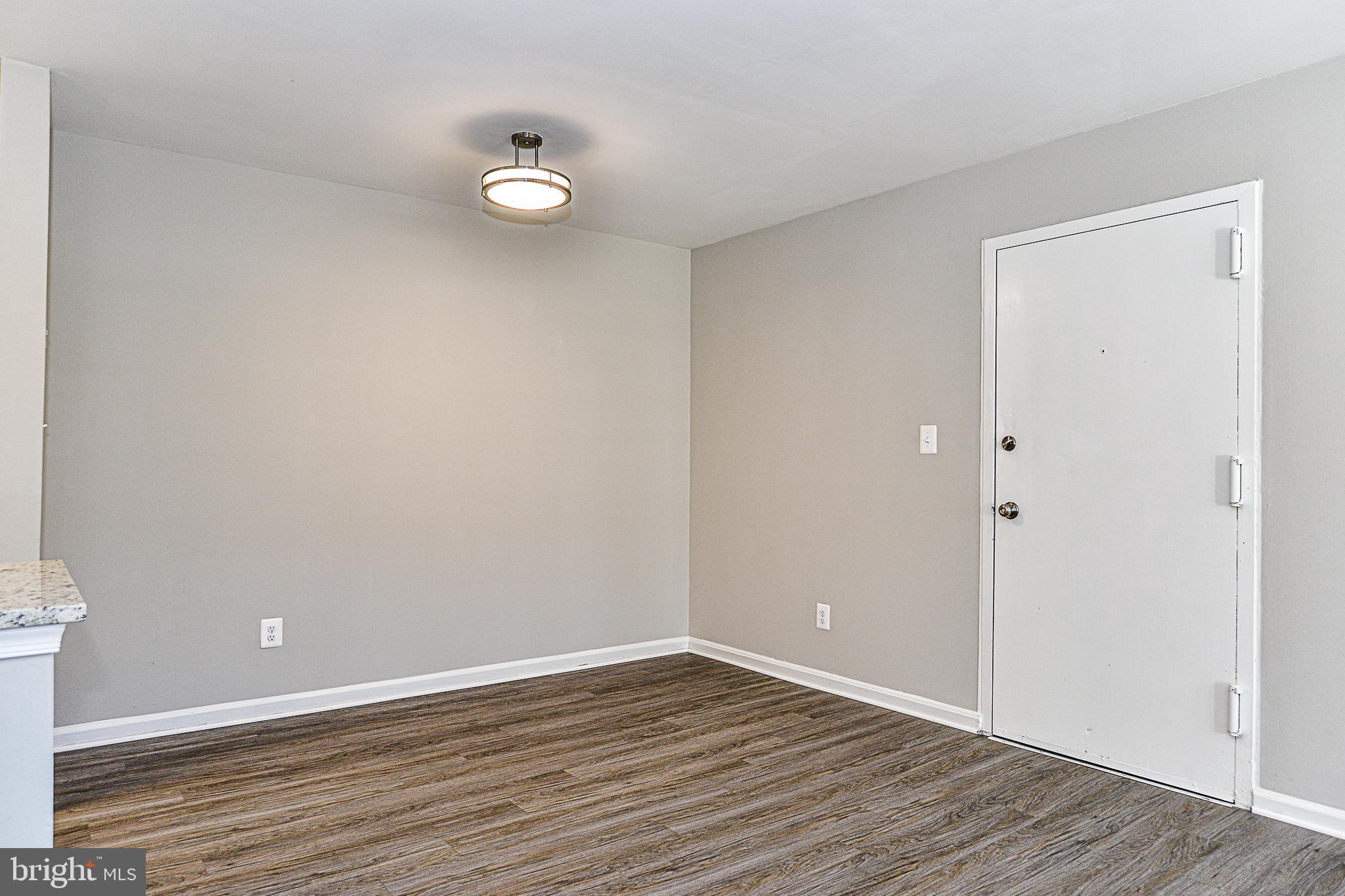 5905 Bayshire Road, Unit 178 Springfield, VA 22152 - Photo 6 of 33 Dining area