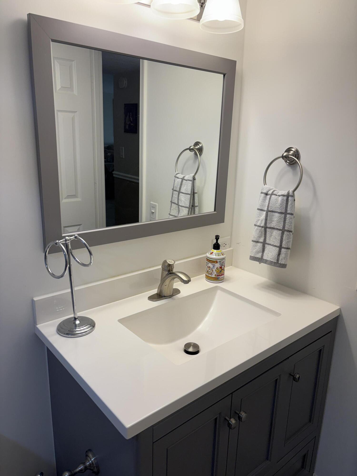 1000 Spanish River Road, Unit 3C Boca Raton, FL 33432 - Photo 15 of 21 SECOND BATHROOM