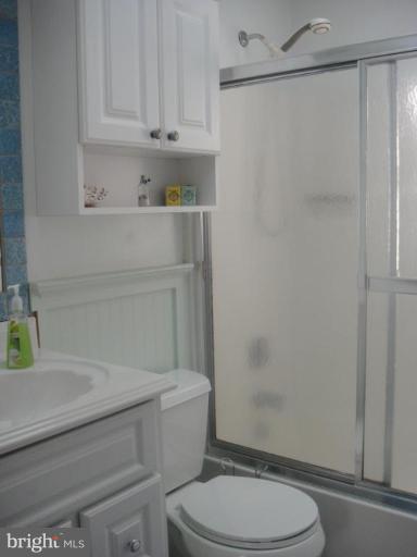 262 Lake Riviera Road Pasadena, MD 21122 - Photo 9 of 25 Bath #1