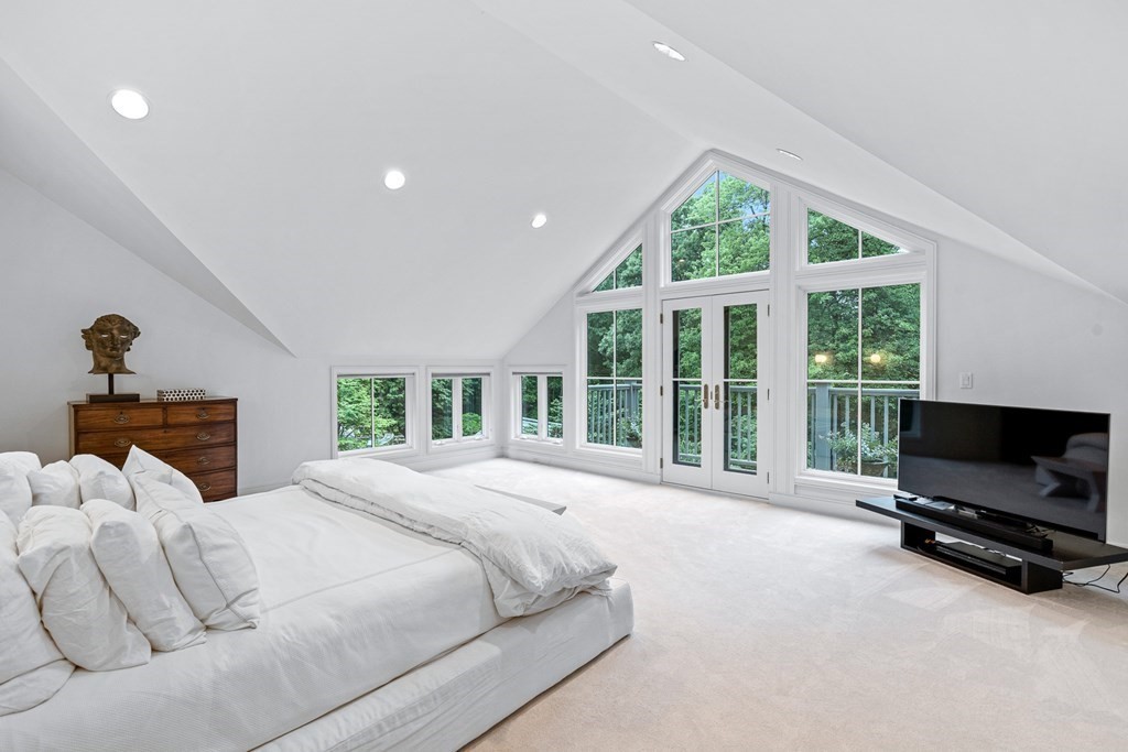 107 Cliff Road Wellesley, MA 02481 - Photo 11 of 18