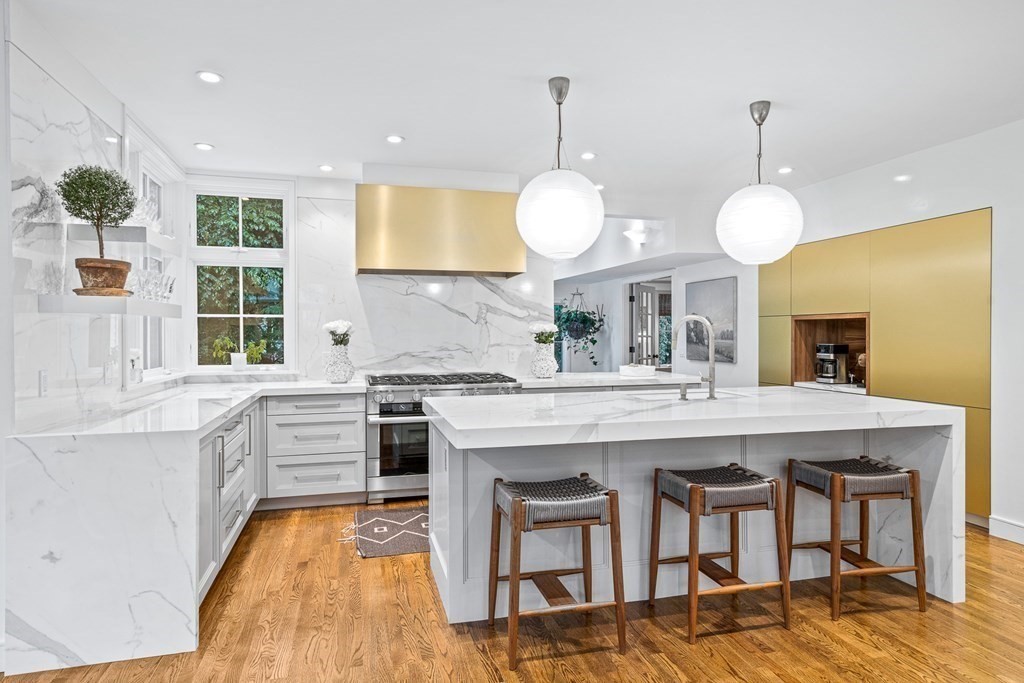 107 Cliff Road Wellesley, MA 02481 - Photo 5 of 18