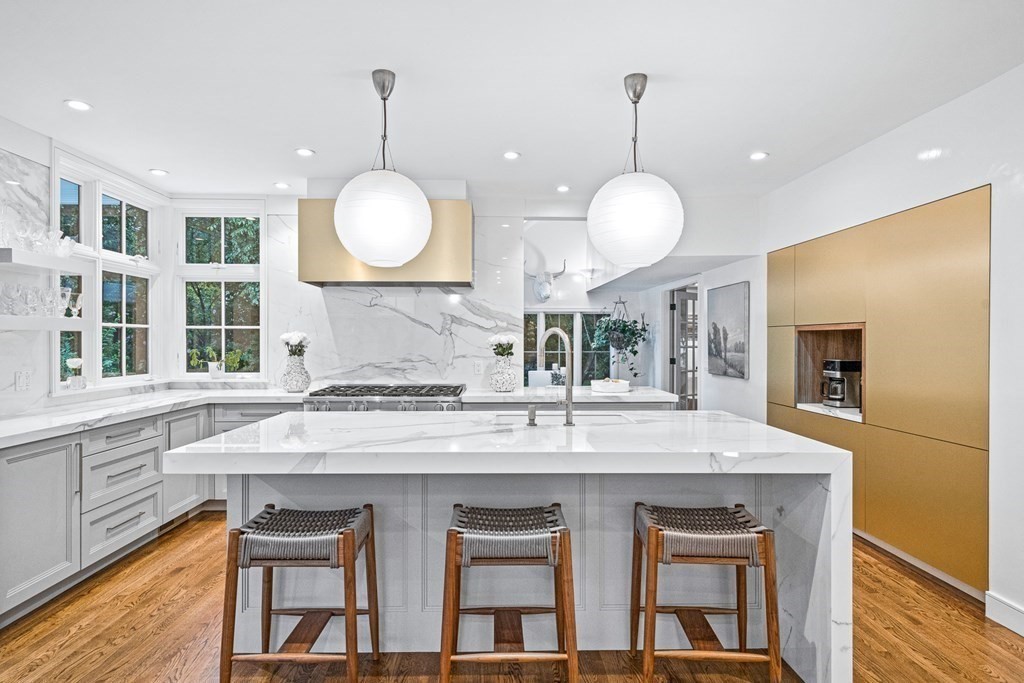 107 Cliff Road Wellesley, MA 02481 - Photo 6 of 18