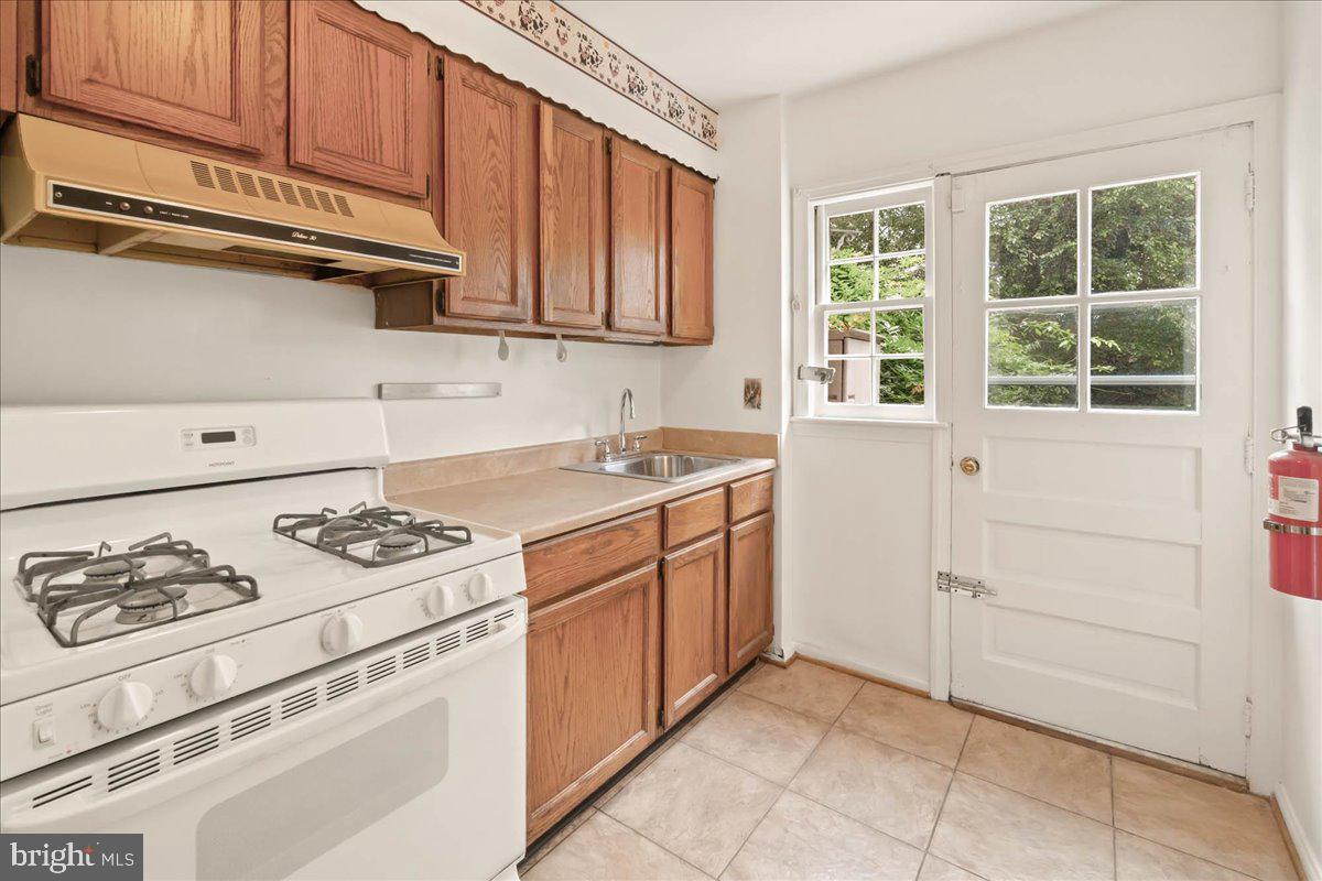 11941 Andrew Street Silver Spring, MD 20902 - Photo 6 of 24
