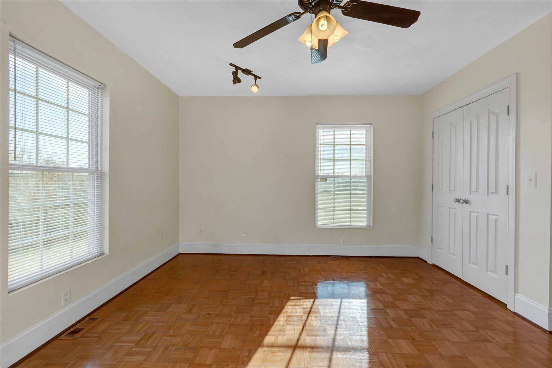 2001 Mountain View Road Vinton, VA 24179 - Photo 23 of 60 23-DSC1281