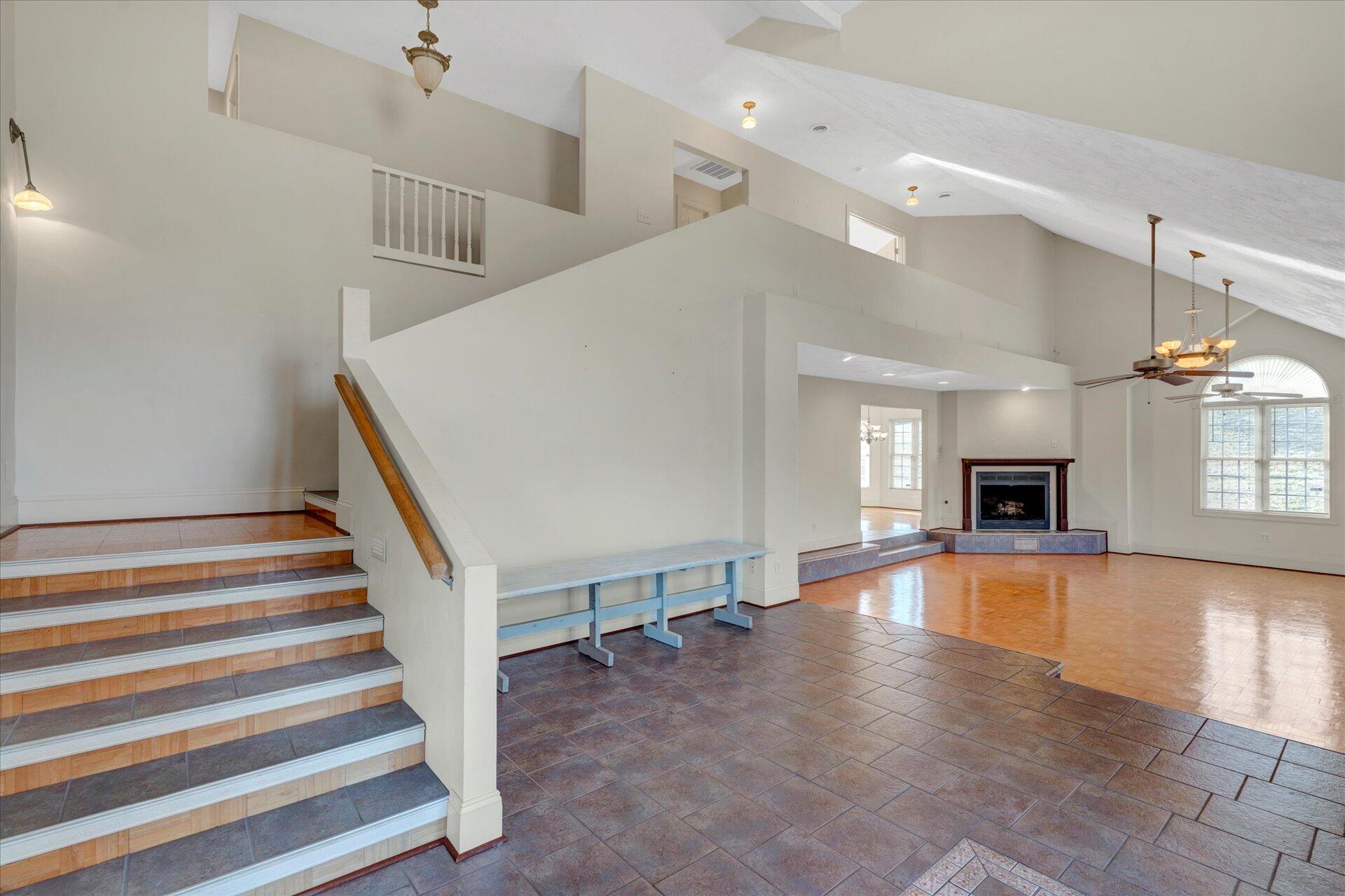2001 Mountain View Road Vinton, VA 24179 - Photo 3 of 60 04-DSC1230